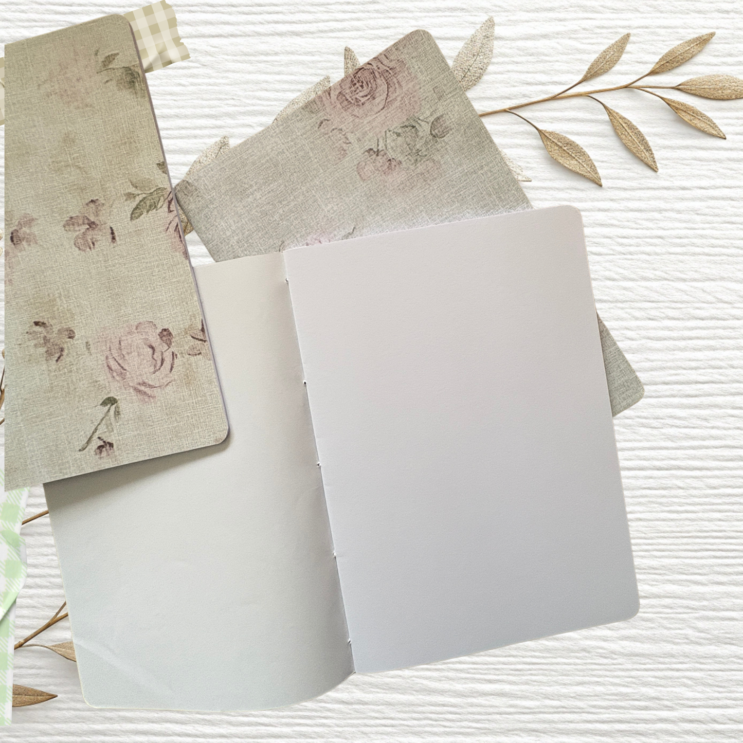 Kreatives Notizheft-3er-Set „Rosen-Poesie“ – Handgenähte Unikate für deine Gedanken
